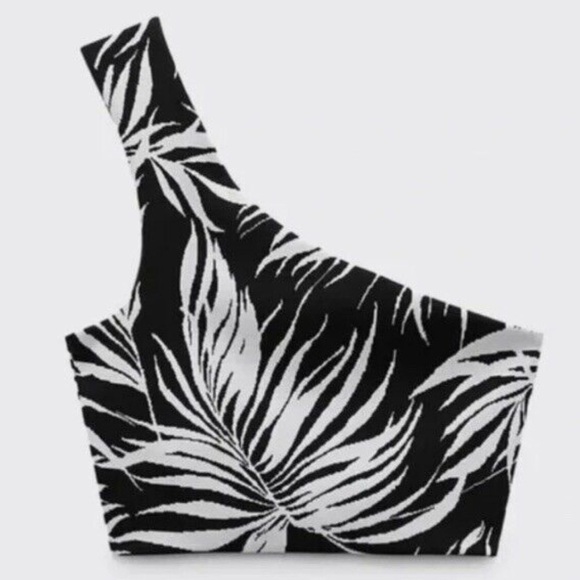 NWT - Zara Black & White Leaf Print One Shoulder Asymmetric Neckline Crop - Size - Picture 2 of 5
